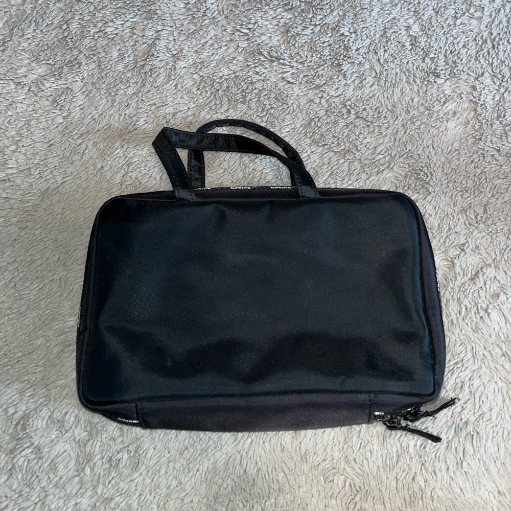 Basics toiletry travel bag